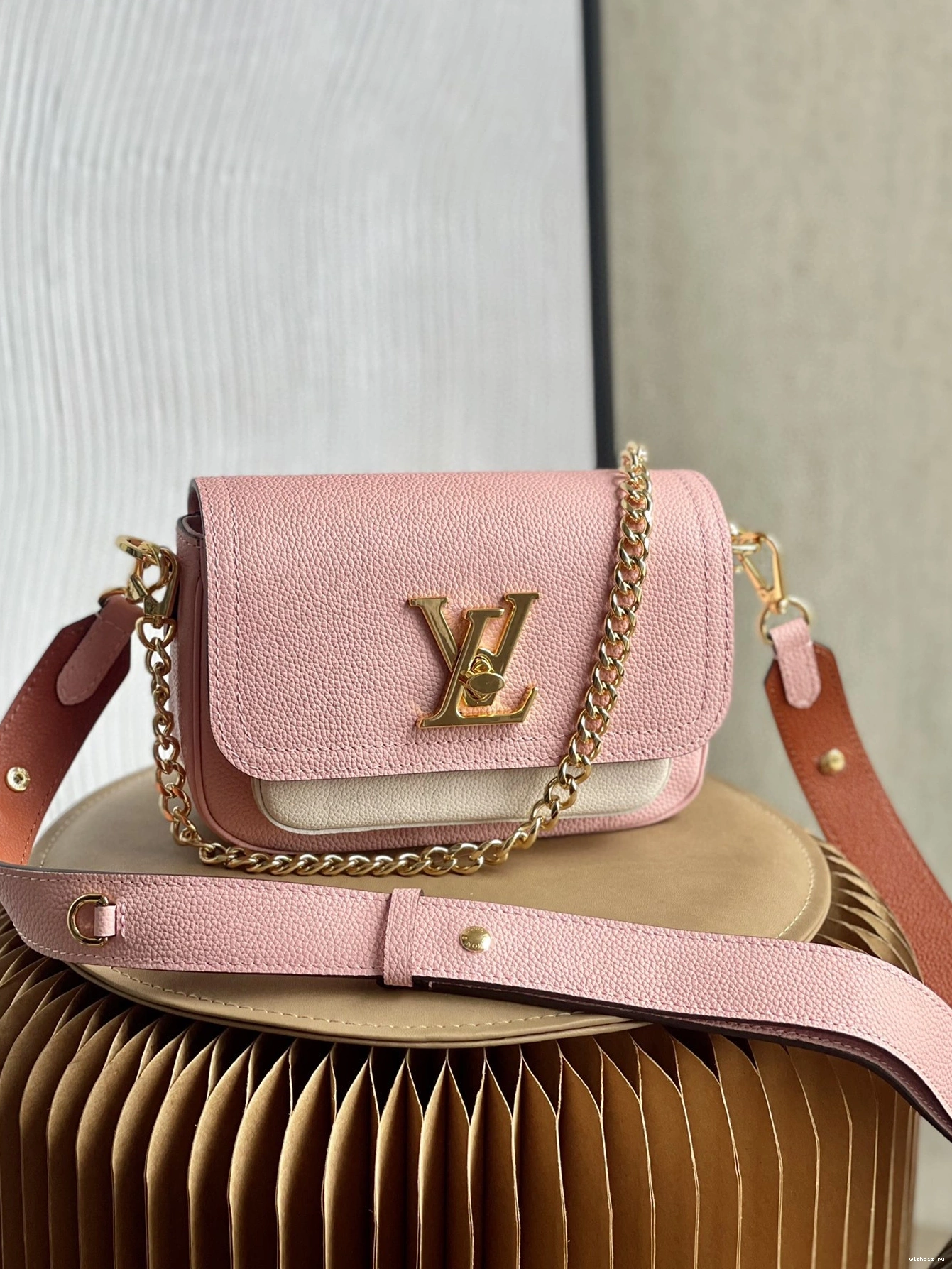 WIS LOUIS TENDER VUITTON LOCKME 0825